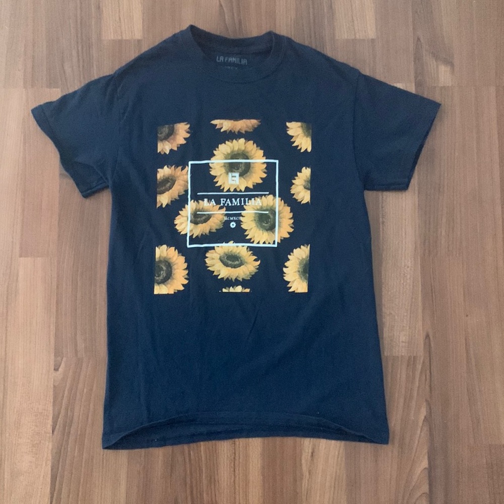 😎 2 for $17 😎 La Familia Graphic Sunflower Navy T-shirt